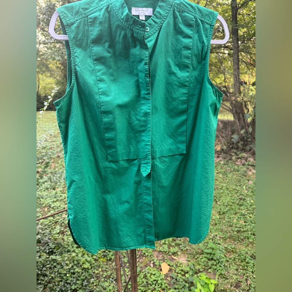 Equipment Sleeveless Green Top size Small